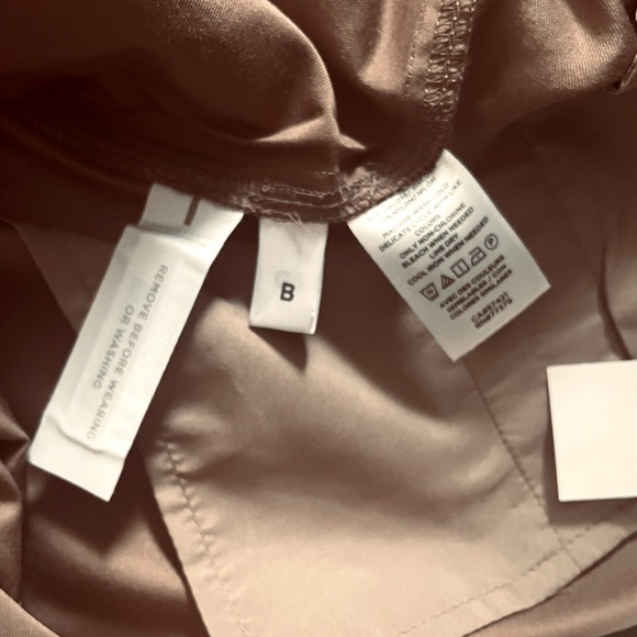 Ann Taylor High Rise Belted Shorts NWT - Picture 5 of 6